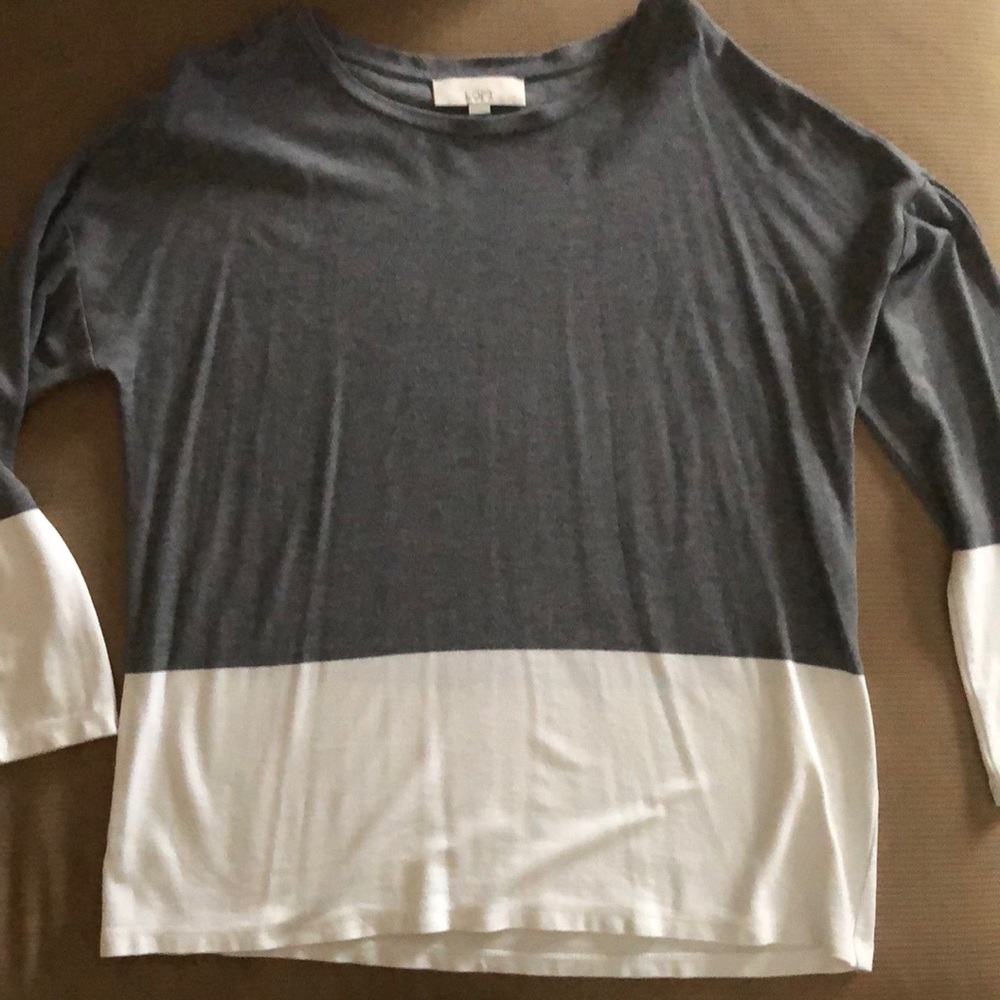 Grey and white long sleeve t shirt